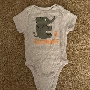 VGUC 12-18M Old Navy onesie with “E is for Elephant”